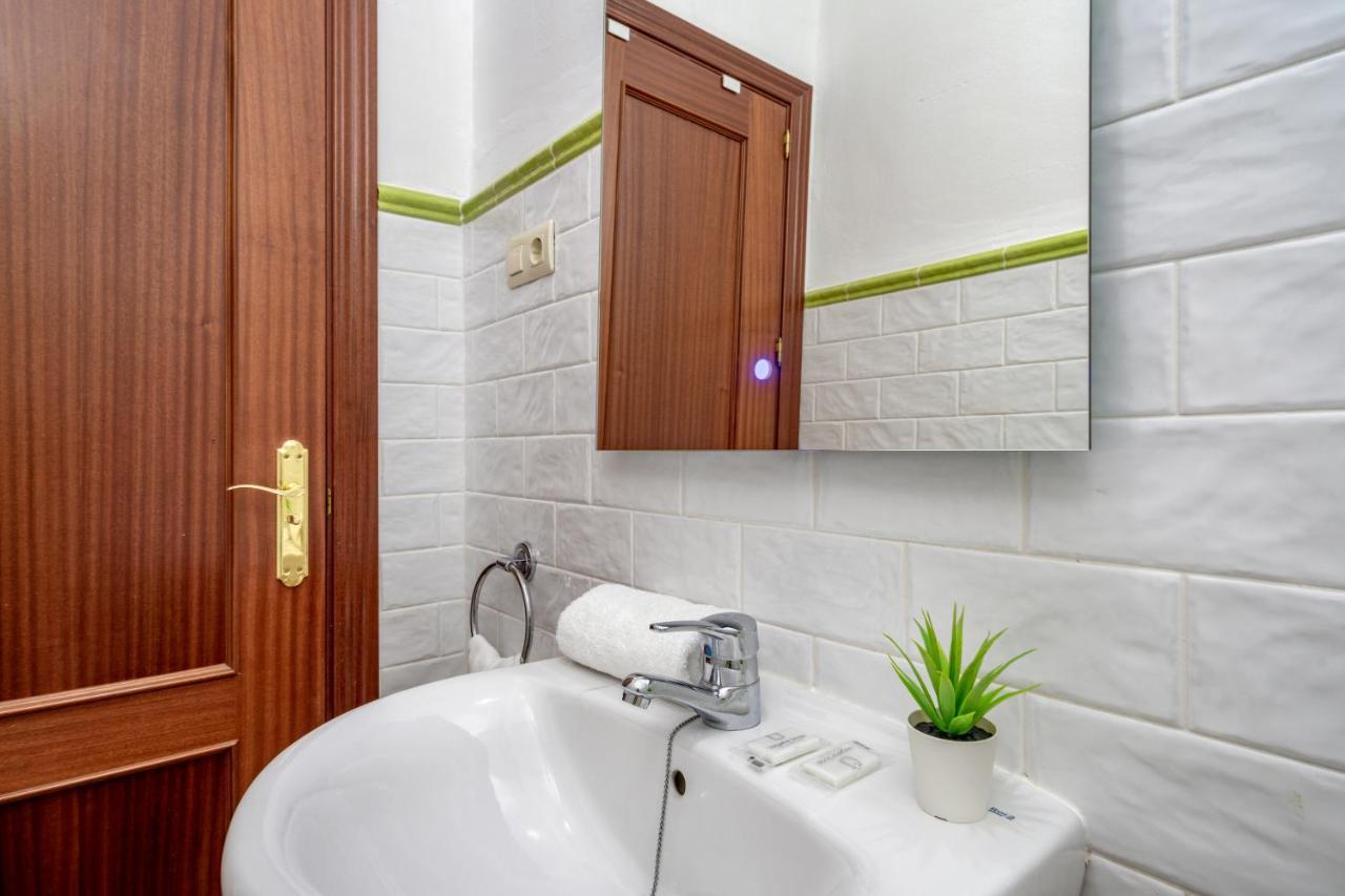 Ferienwohnung Spacious Flat In The Heart Of Torremolinos Ref 39 Exterior foto